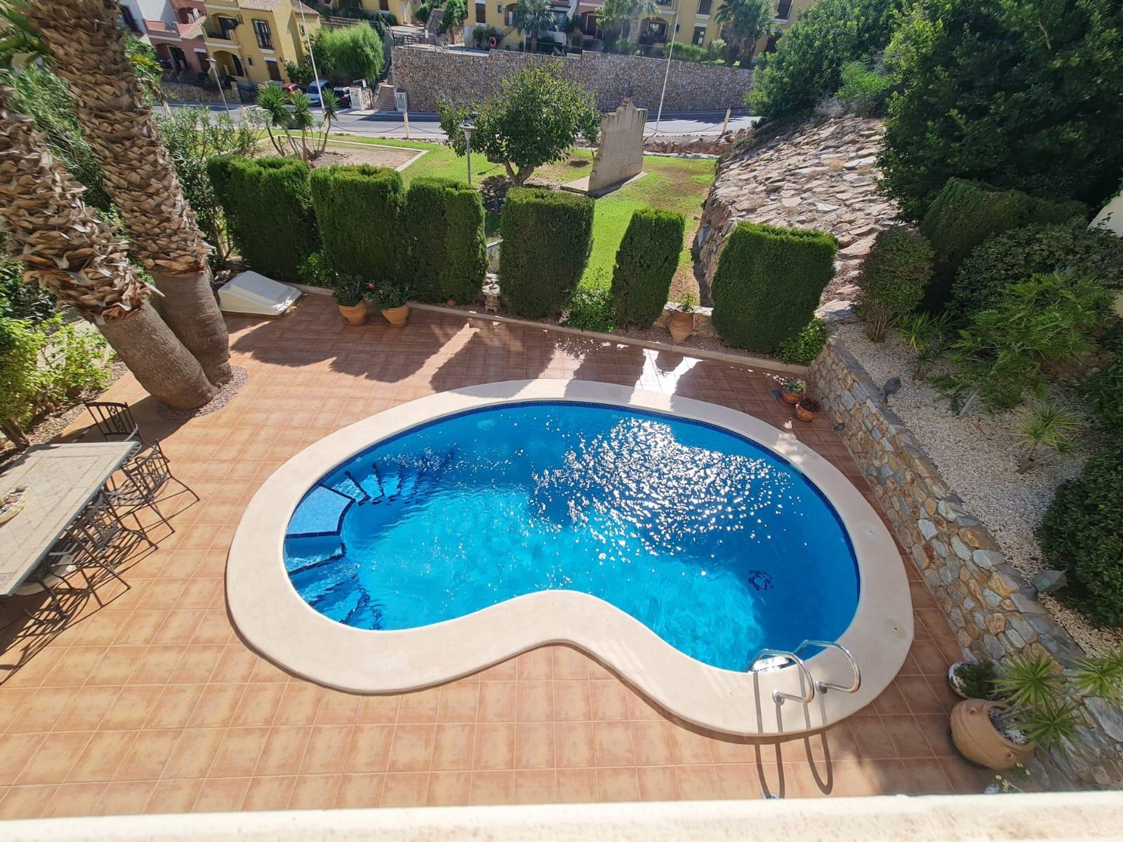 For sale - 3 Bedroom 2 Bathroom Villa in Orihuela Costa - Lomas De Campoamor-las Ramblas  - Alicante