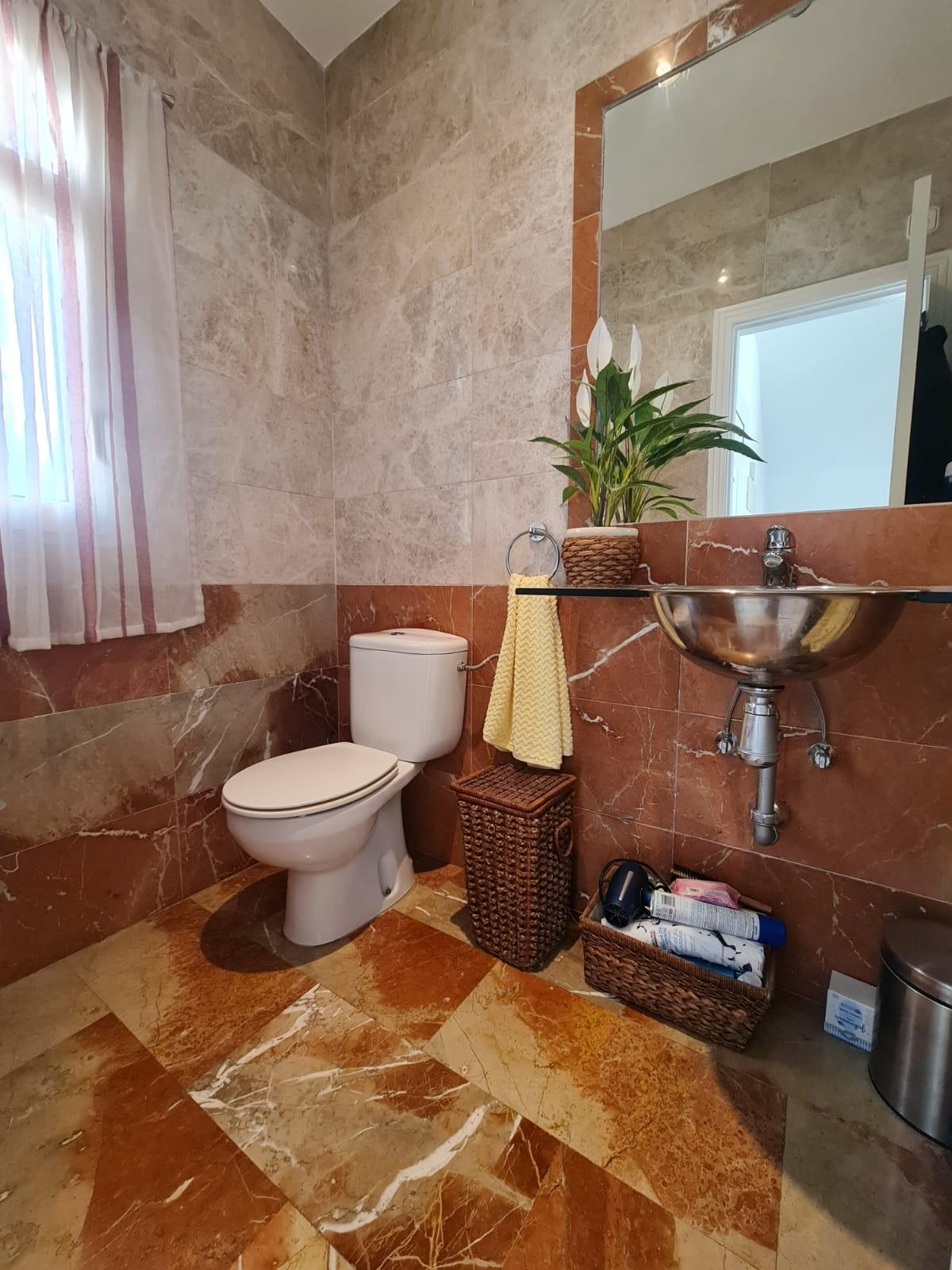 For sale - 3 Bedroom 2 Bathroom Villa in Orihuela Costa - Lomas De Campoamor-las Ramblas  - Alicante