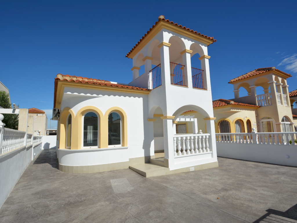 2 Bedroom 1 Bathroom Villa in Algorfa
