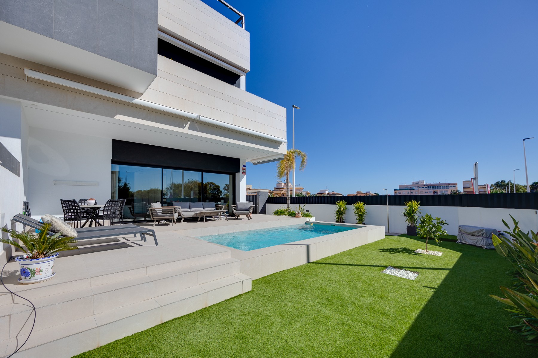 For sale - 3 Bedroom 2 Bathroom Bungalow in Pilar de La Horadada - Costa Blanca  - Alicante