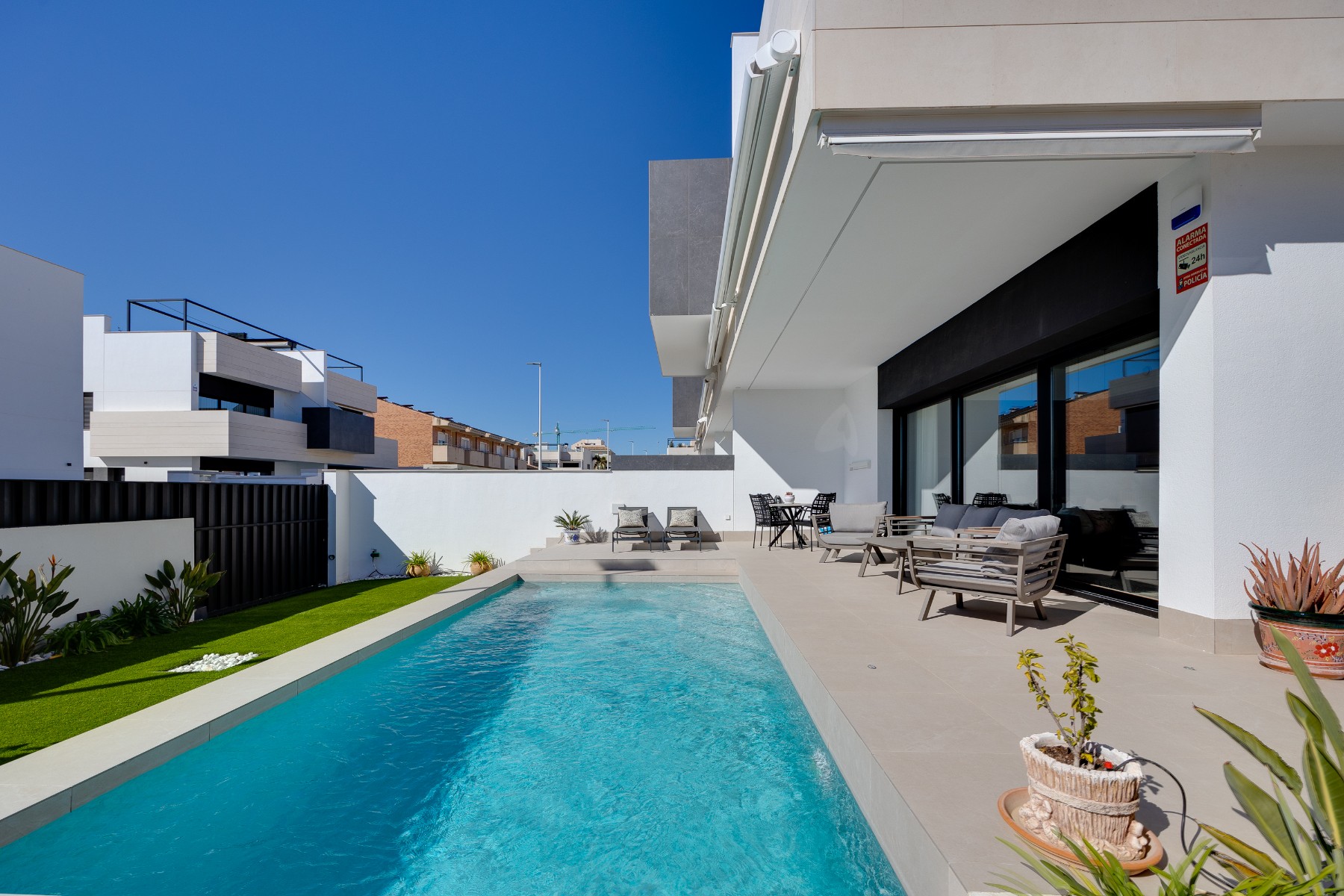 For sale - 3 Bedroom 2 Bathroom Bungalow in Pilar de La Horadada - Costa Blanca  - Alicante