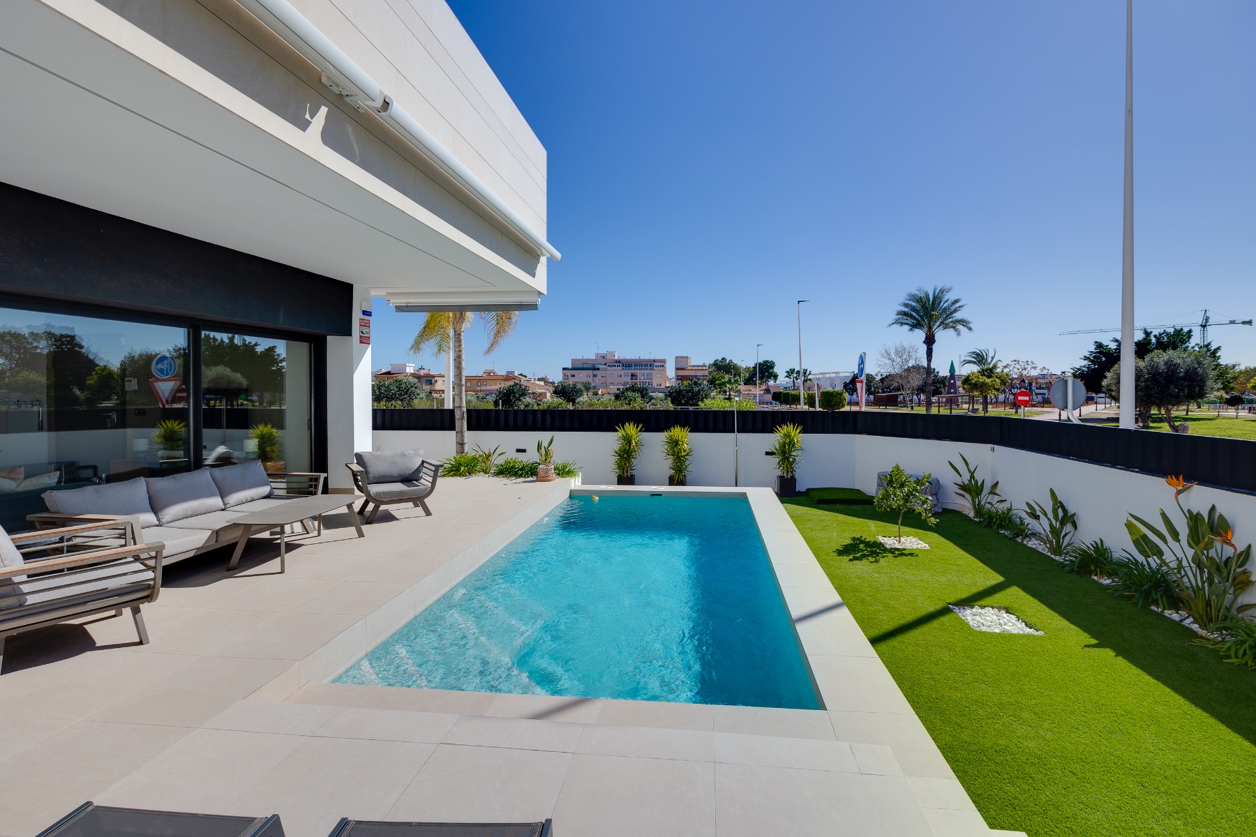 For sale - 3 Bedroom 2 Bathroom Bungalow in Pilar de La Horadada - Costa Blanca  - Alicante