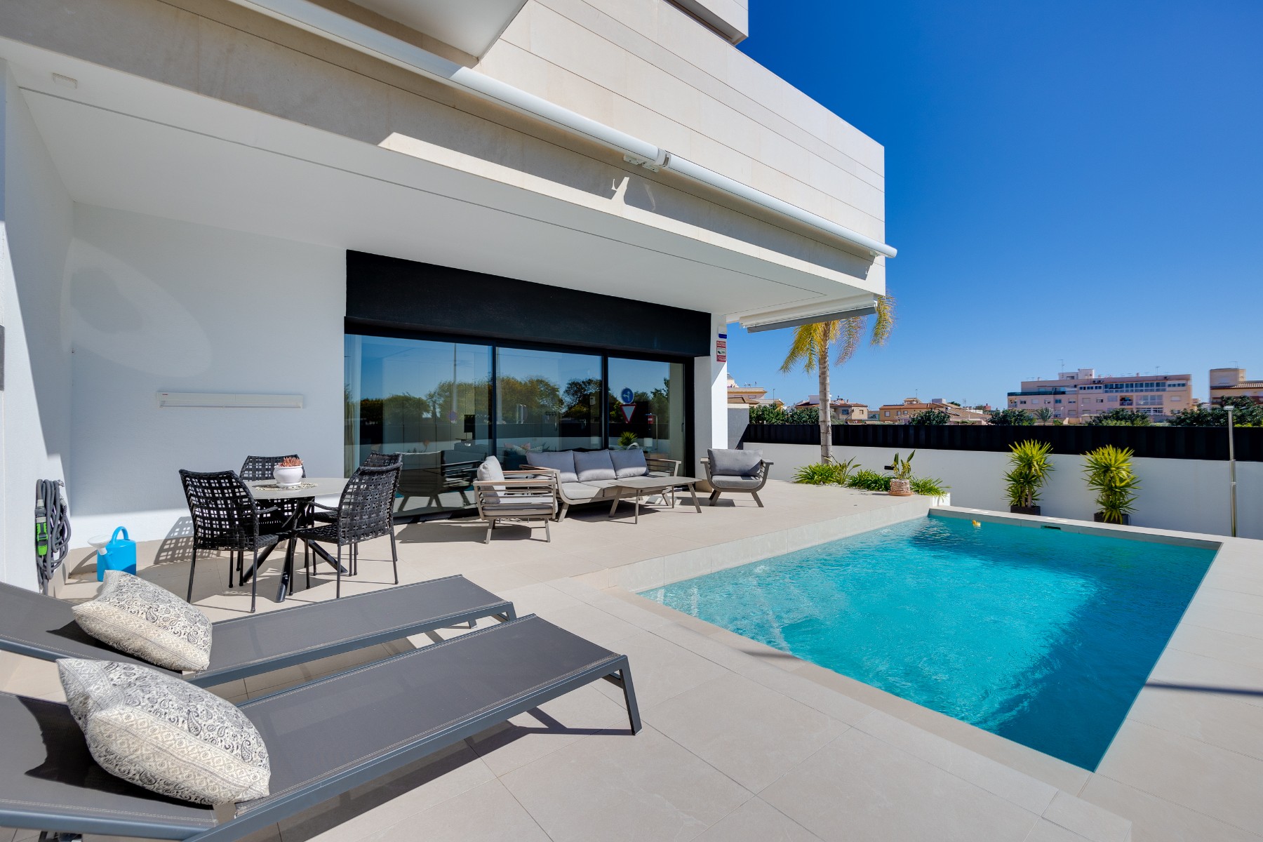 For sale - 3 Bedroom 2 Bathroom Bungalow in Pilar de La Horadada - Costa Blanca  - Alicante