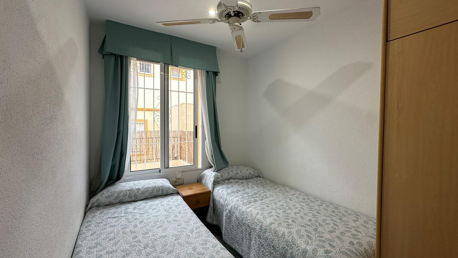 For sale - 2 Bedroom 1 Bathroom Bungalow in Orihuela Costa - Los Almendros-la Florida  - Alicante