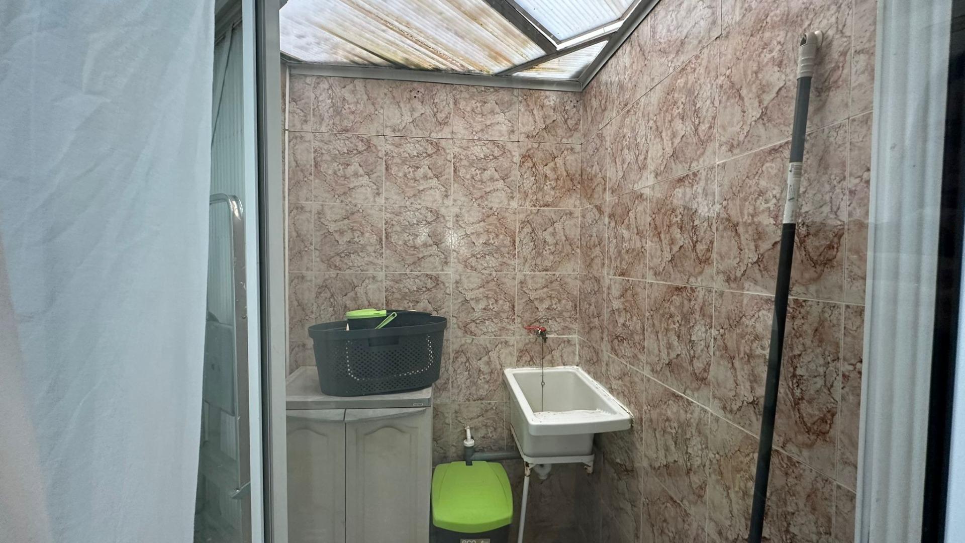 For sale - 2 Bedroom 1 Bathroom Bungalow in Orihuela Costa - Los Almendros-la Florida  - Alicante