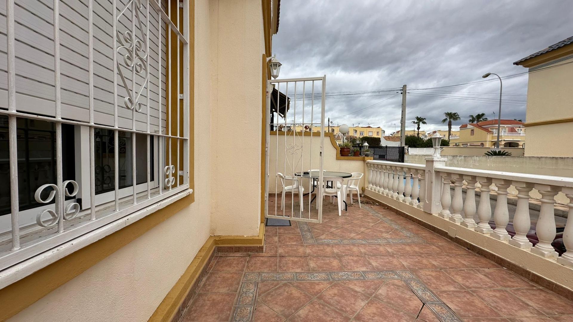 For sale - 2 Bedroom 1 Bathroom Bungalow in Orihuela Costa - Los Almendros-la Florida  - Alicante