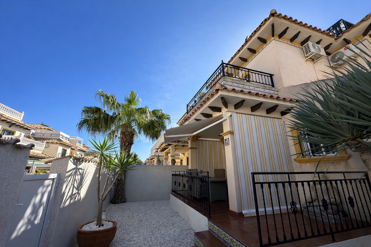 For sale - 2 Bedroom 1 Bathroom Quad House in La Zenia - Villa's San Jose IV  - Alicante