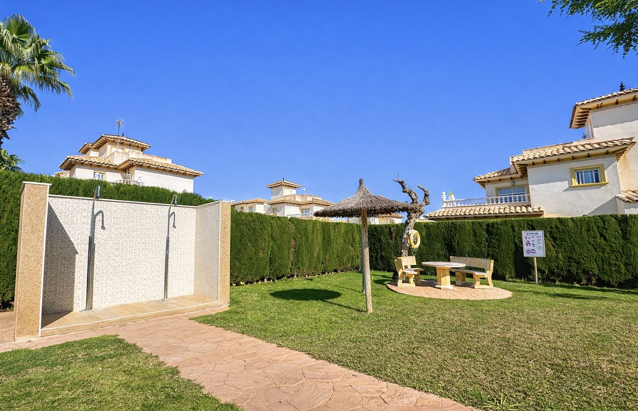For sale - 2 Bedroom 1 Bathroom Quad House in La Zenia - Villa's San Jose IV  - Alicante
