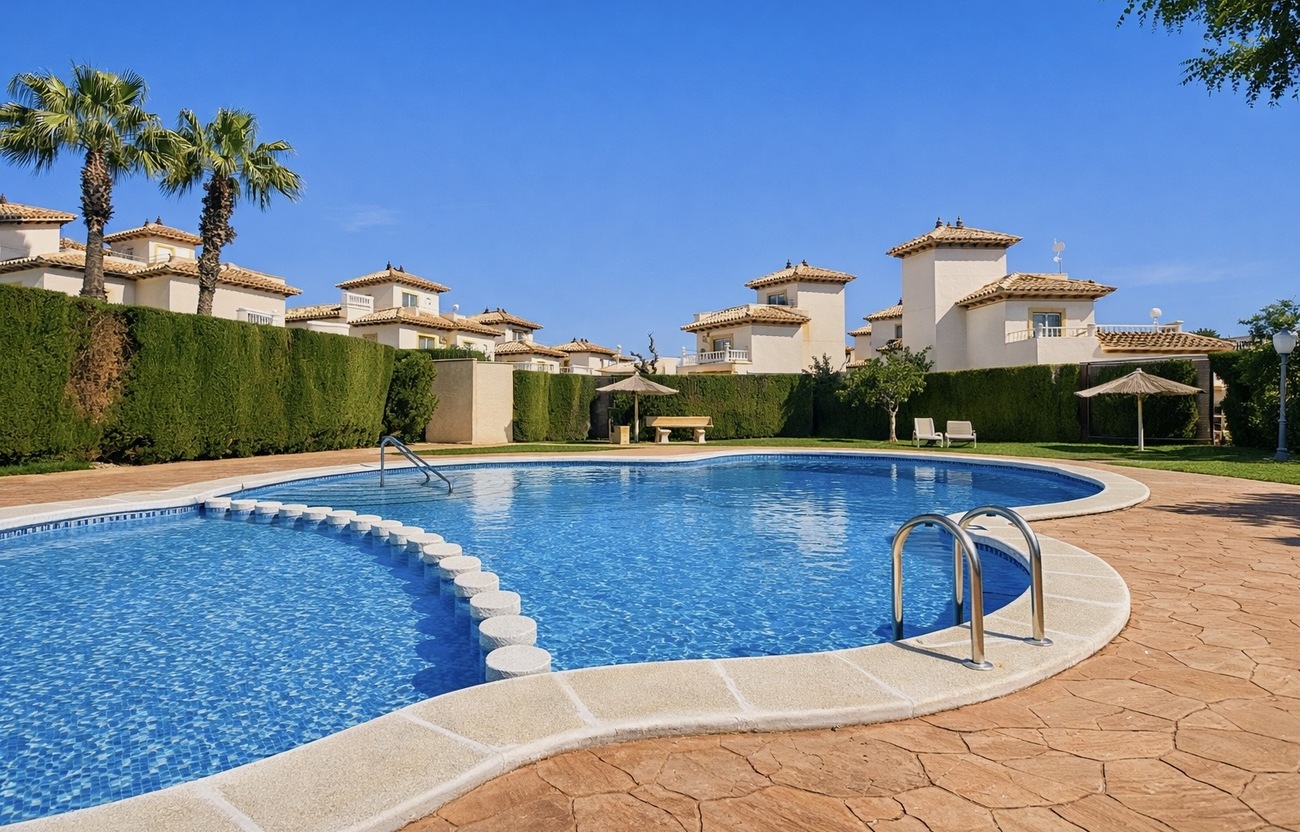 For sale - 2 Bedroom 1 Bathroom Quad House in La Zenia - Villa's San Jose IV  - Alicante