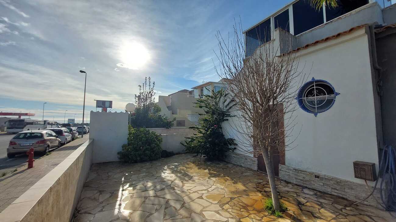 For sale - 2 Bedroom 1 Bathroom Quad House in Orihuela Costa - Punta Prima  - Alicante