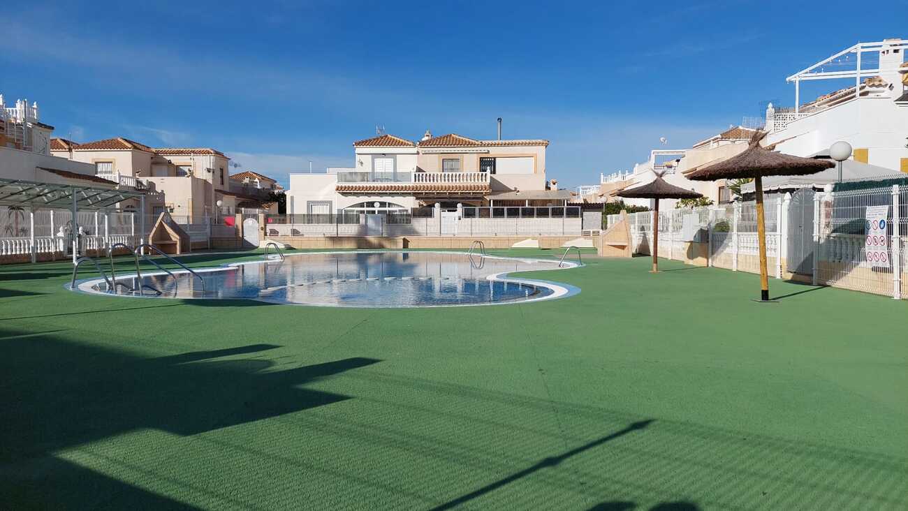 For sale - 2 Bedroom 1 Bathroom Quad House in Orihuela Costa - Punta Prima  - Alicante