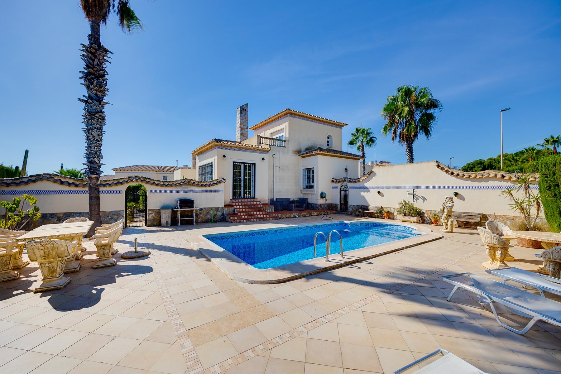 For sale - 3 Bedroom 1 Bathroom Villa in Orihuela Costa - Costa Blanca  - Alicante
