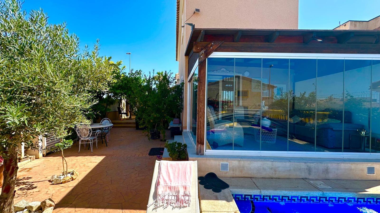 For sale - 3 Bedroom 3 Bathroom Villa in Orihuela Costa - La Regia  - Alicante