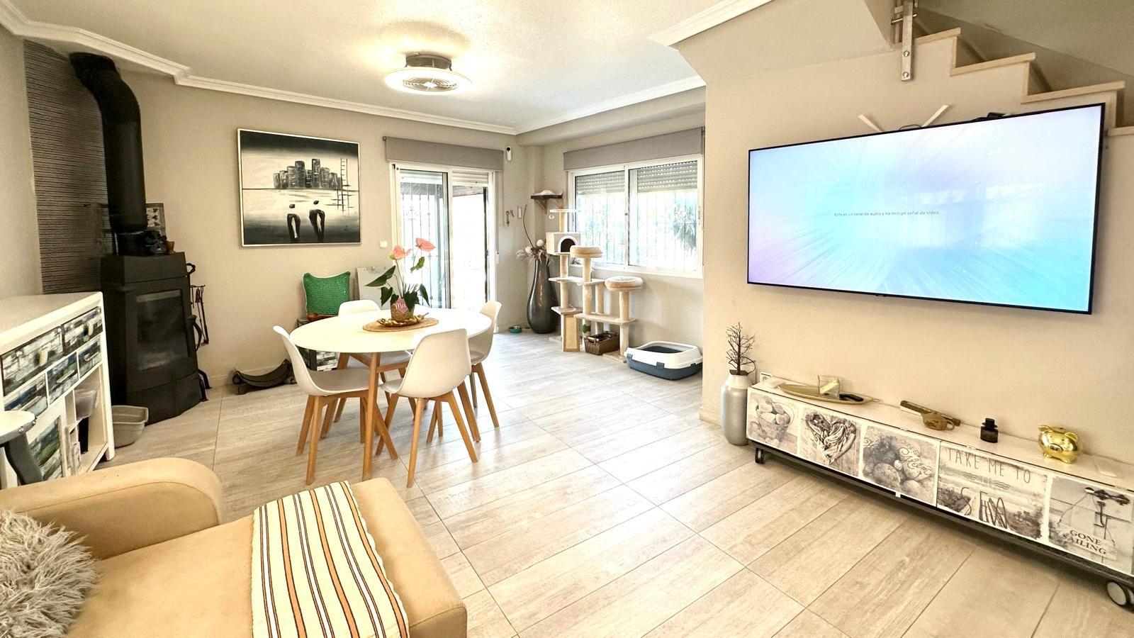 For sale - 3 Bedroom 3 Bathroom Villa in Orihuela Costa - La Regia  - Alicante