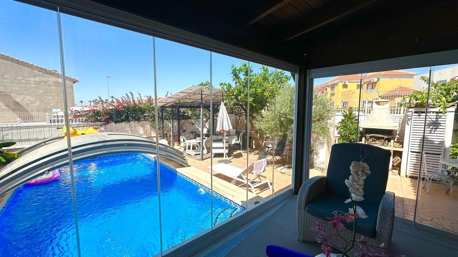For sale - 3 Bedroom 3 Bathroom Villa in Orihuela Costa - La Regia  - Alicante