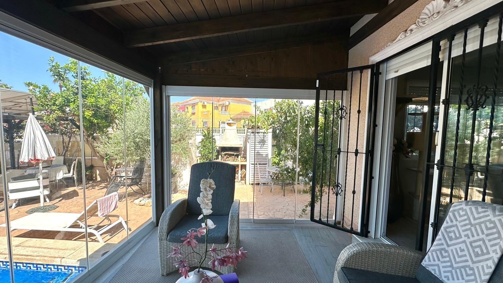 For sale - 3 Bedroom 3 Bathroom Villa in Orihuela Costa - La Regia  - Alicante