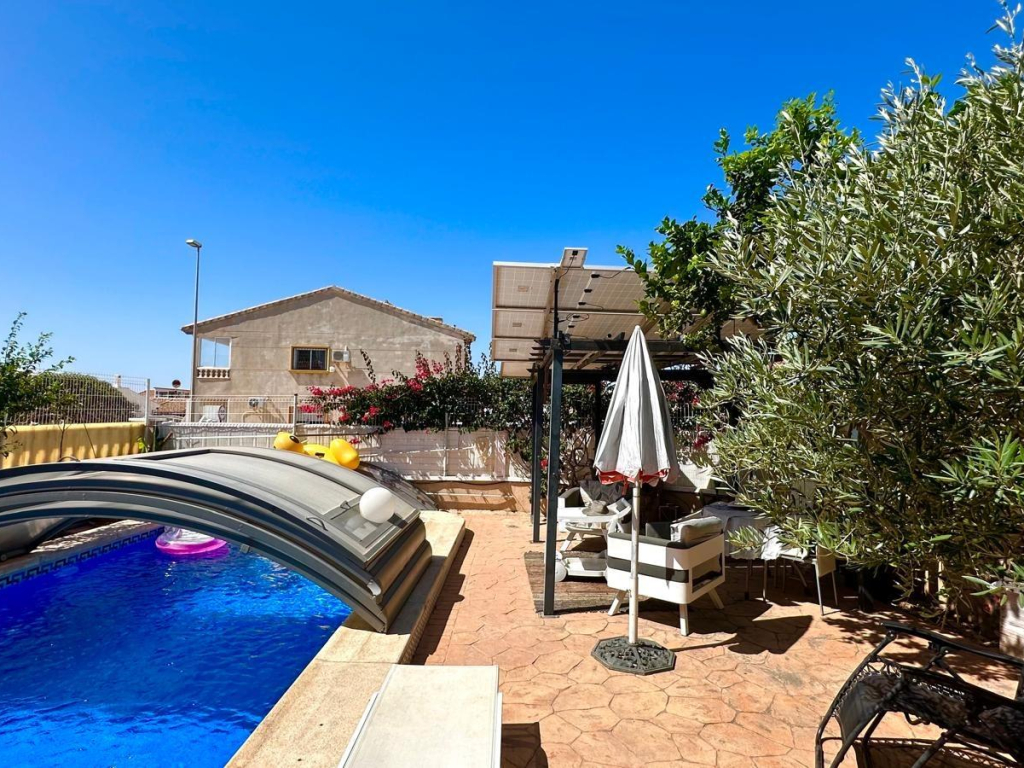 3 Bedroom 3 Bathroom Villa in Orihuela Costa