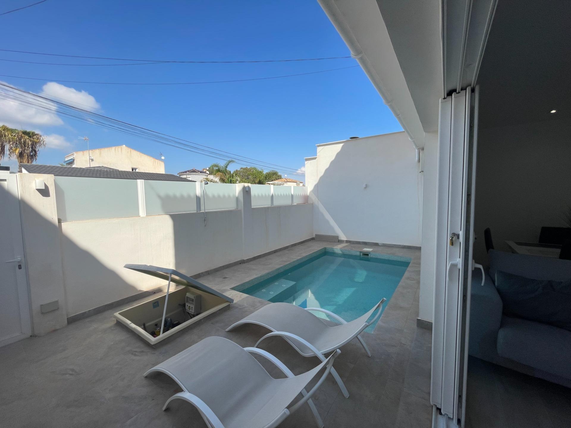 For sale - 3 Bedroom 1 Bathroom Bungalow in Orihuela Costa - La Regia  - Alicante
