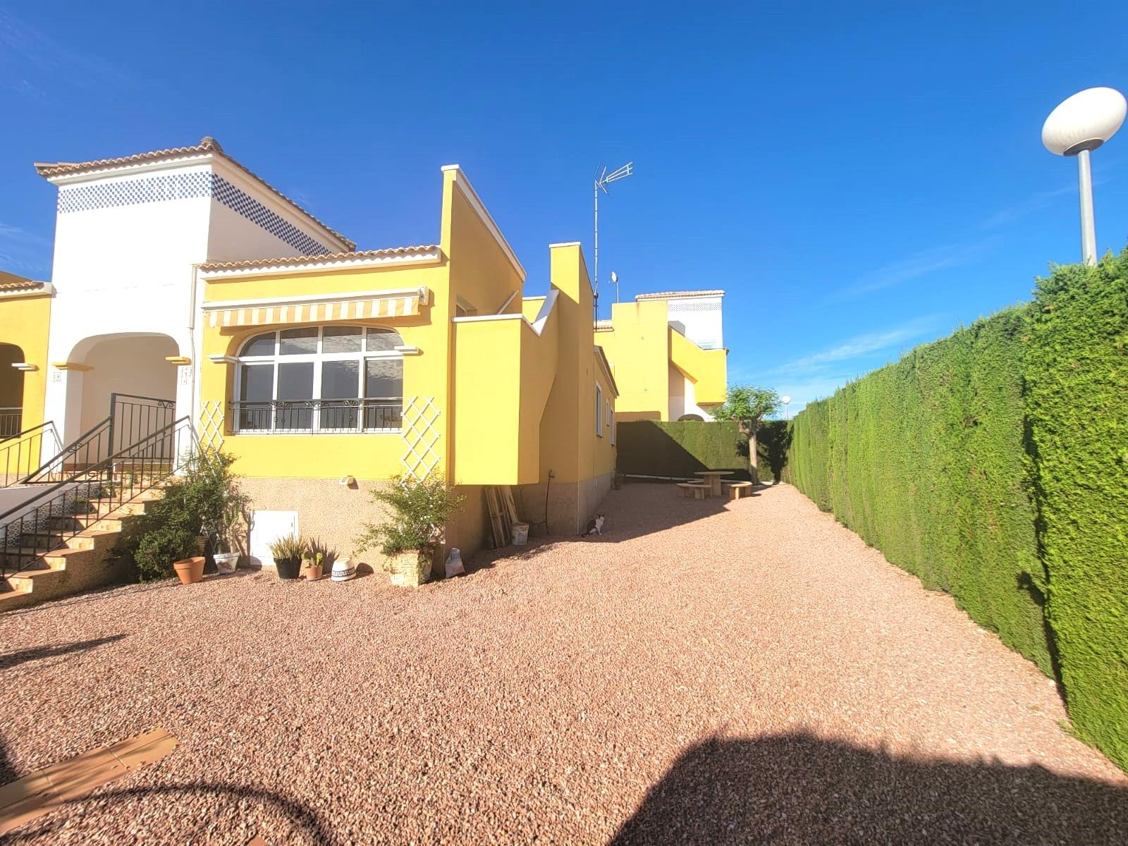 For sale - 3 Bedroom 1 Bathroom Town House in Los Montesinos - Los Montesinos - Urb. La Herrada  - Alicante