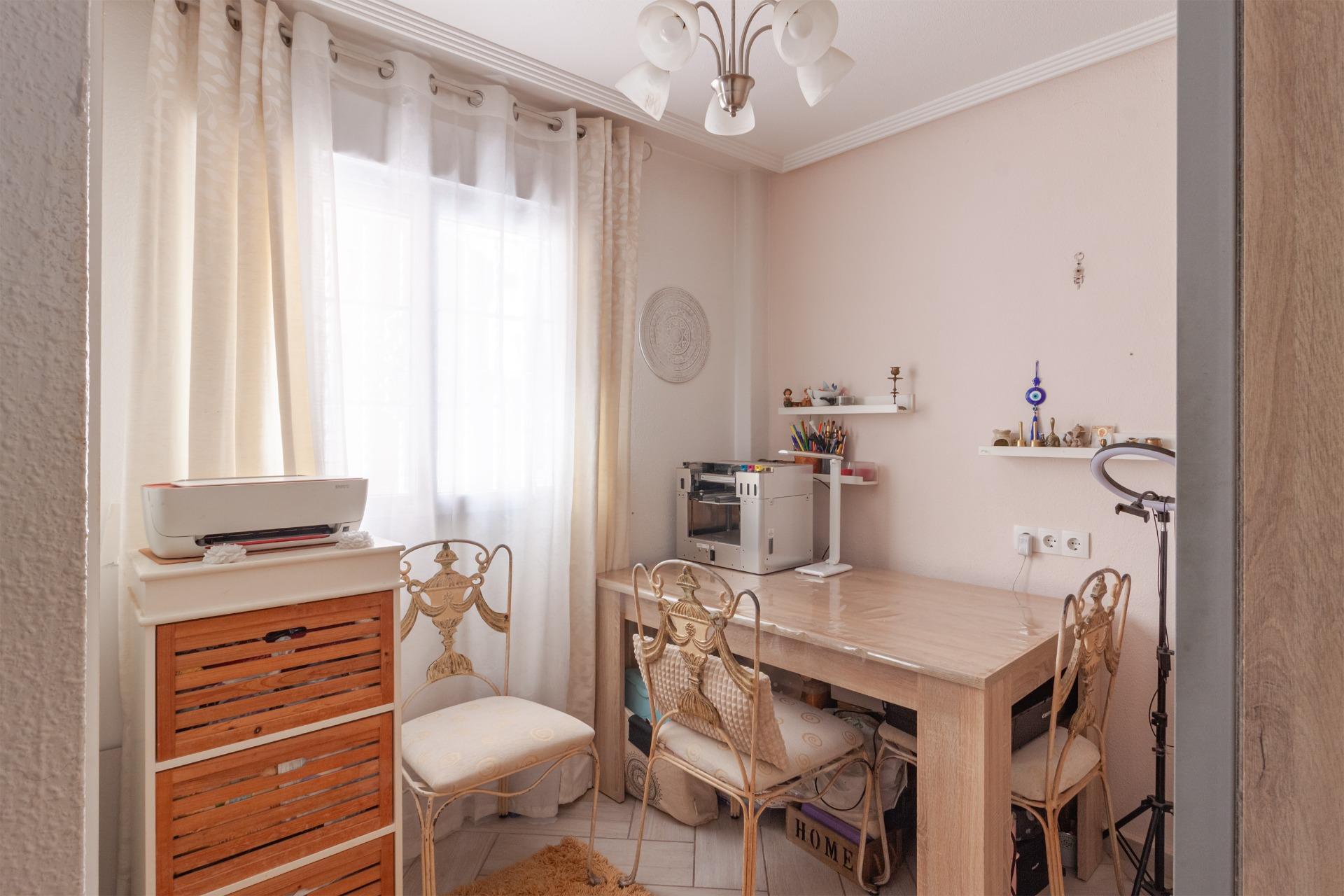 For sale - 4 Bedroom 1 Bathroom Villa in Orihuela Costa - Los Almendros-la Florida  - Alicante