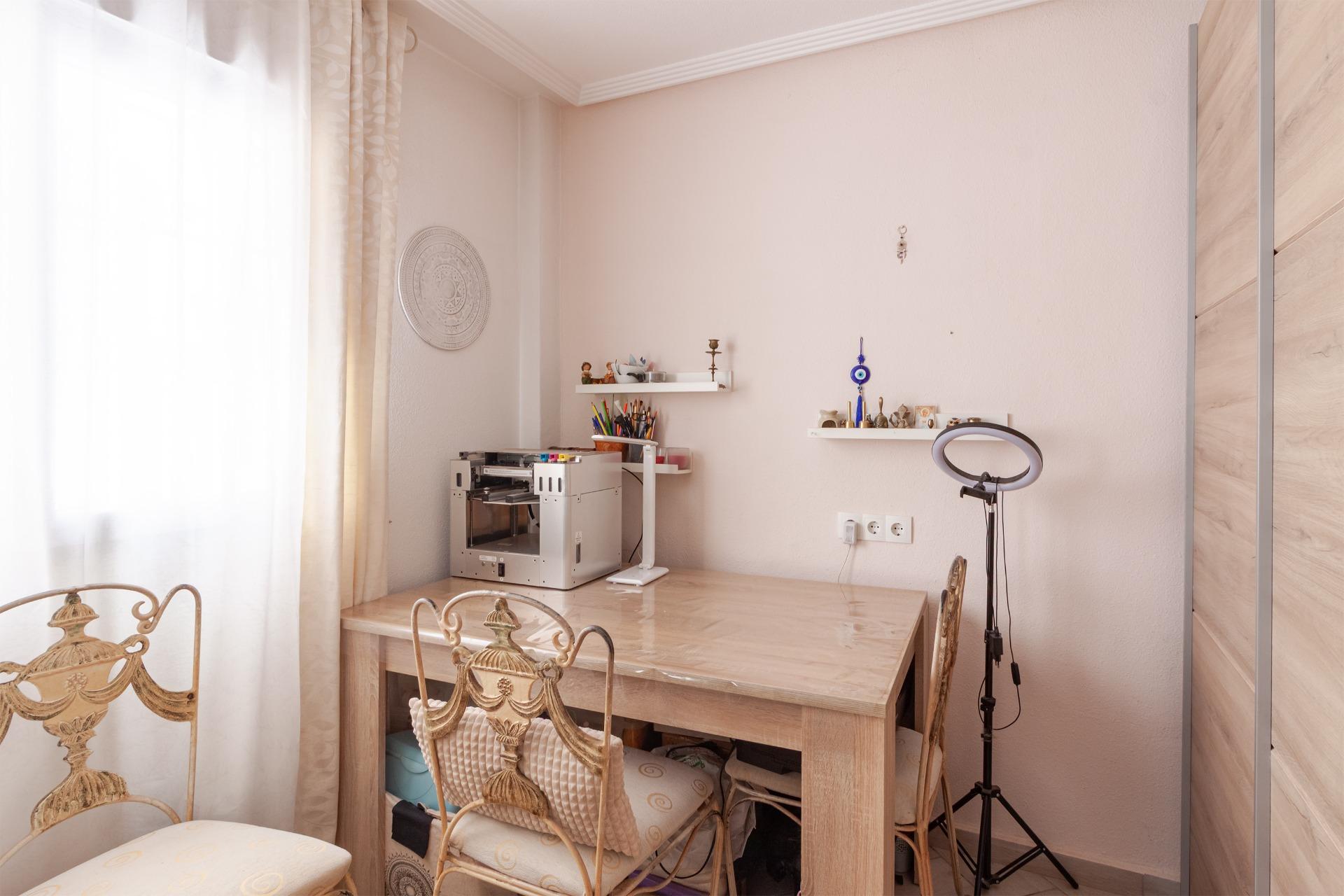 For sale - 4 Bedroom 1 Bathroom Villa in Orihuela Costa - Los Almendros-la Florida  - Alicante