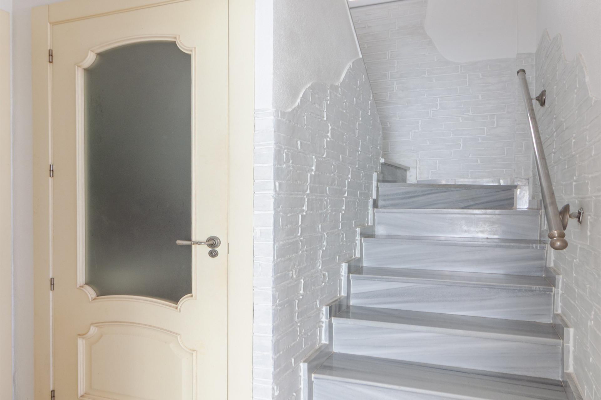 For sale - 4 Bedroom 1 Bathroom Villa in Orihuela Costa - Los Almendros-la Florida  - Alicante