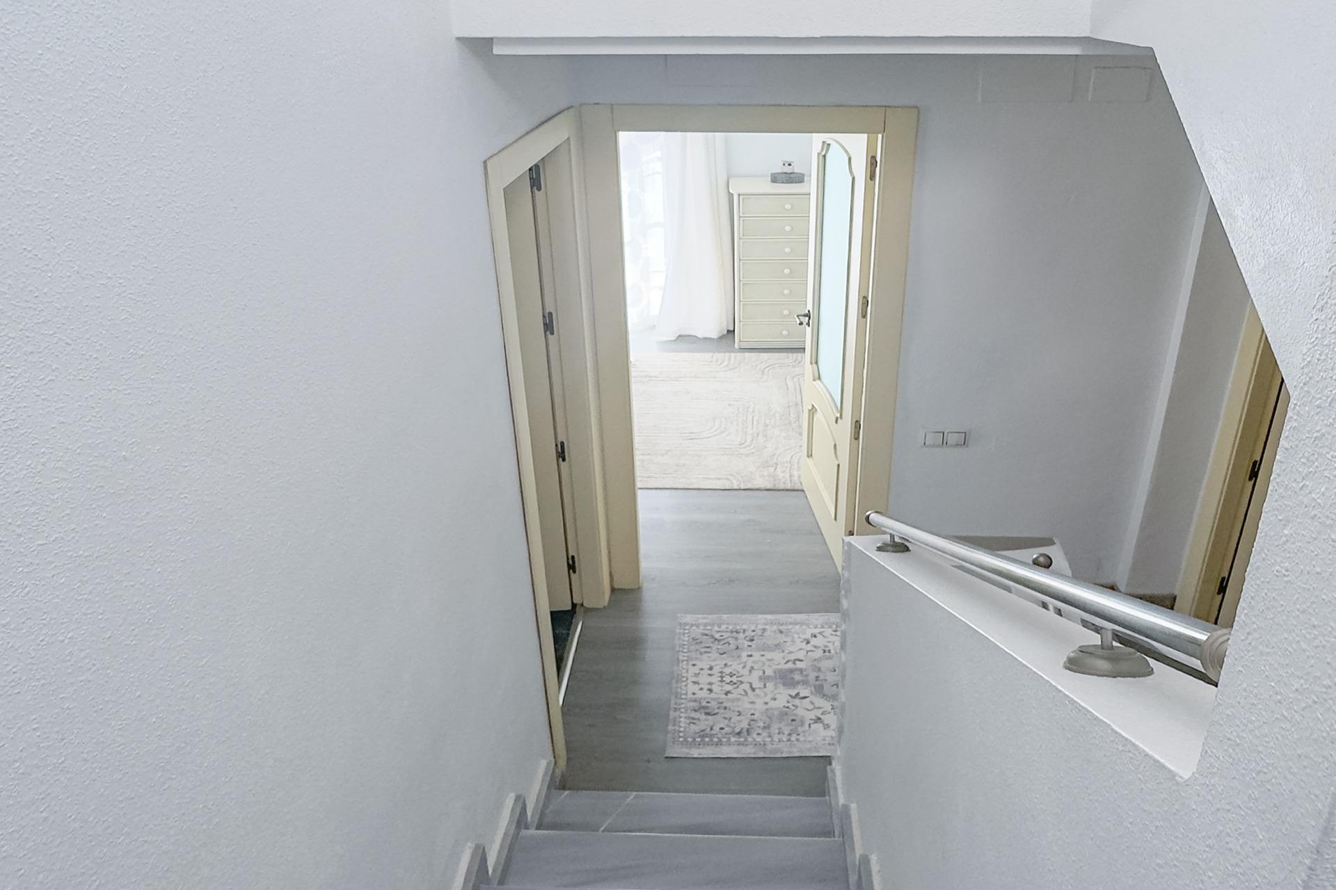 For sale - 4 Bedroom 1 Bathroom Villa in Orihuela Costa - Los Almendros-la Florida  - Alicante