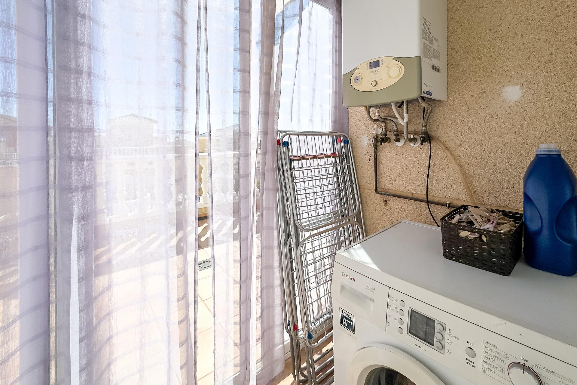 For sale - 4 Bedroom 1 Bathroom Villa in Orihuela Costa - Los Almendros-la Florida  - Alicante