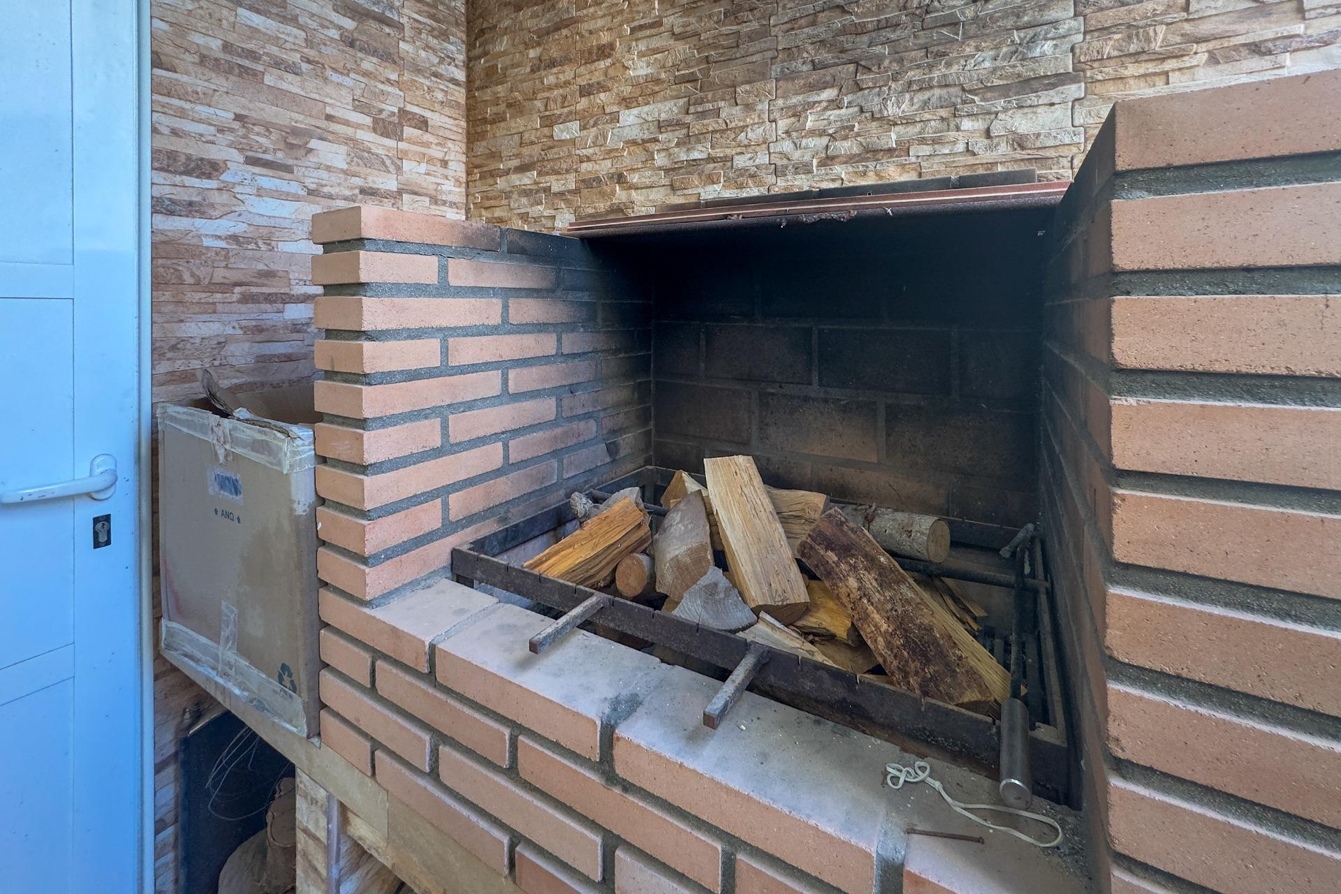 For sale - 4 Bedroom 1 Bathroom Villa in Orihuela Costa - Los Almendros-la Florida  - Alicante