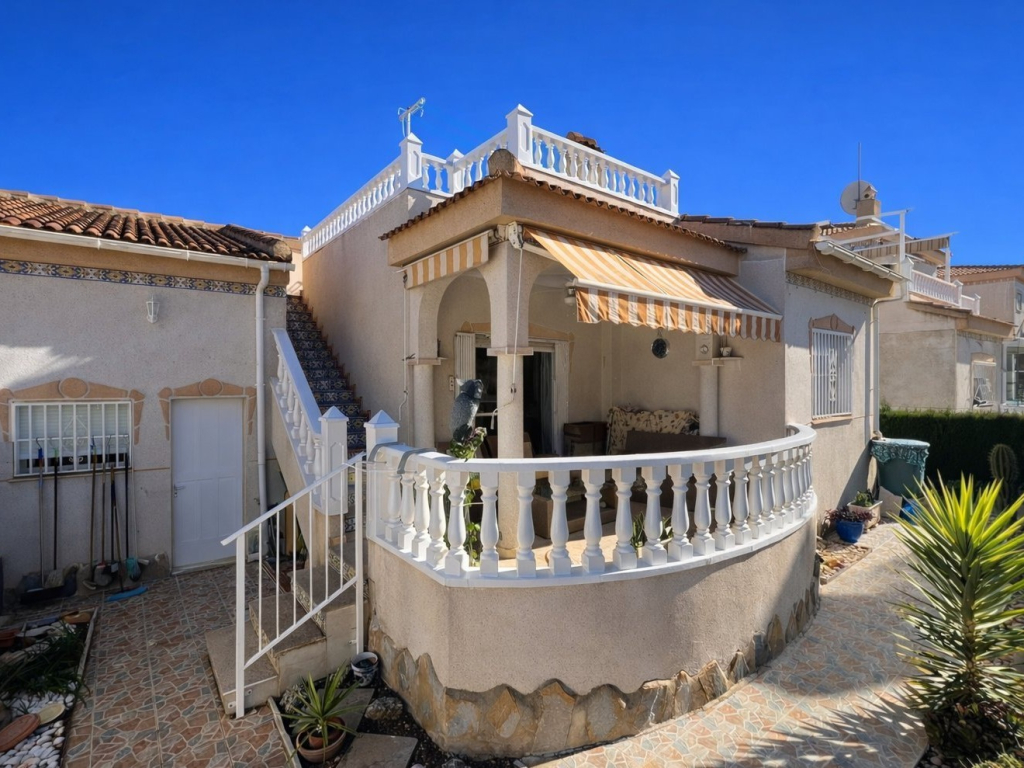 2 Bedroom 1 Bathroom Villa in Algorfa