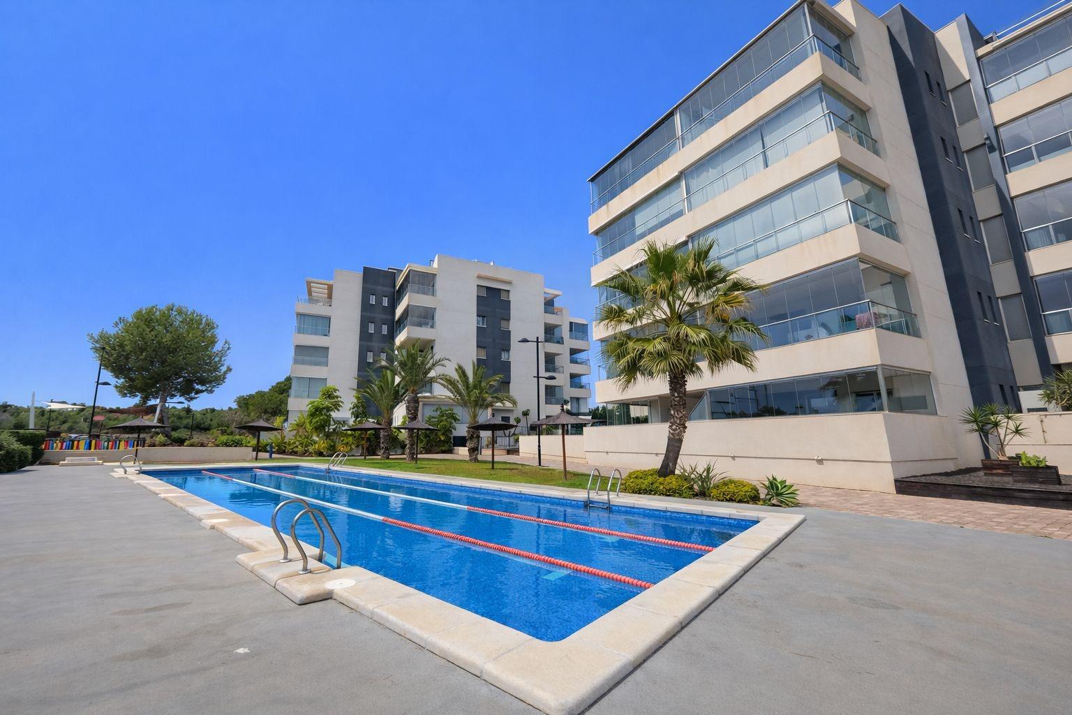 For sale - 3 Bedroom 2 Bathroom Apartment in Orihuela Costa - Villamartin  - Alicante