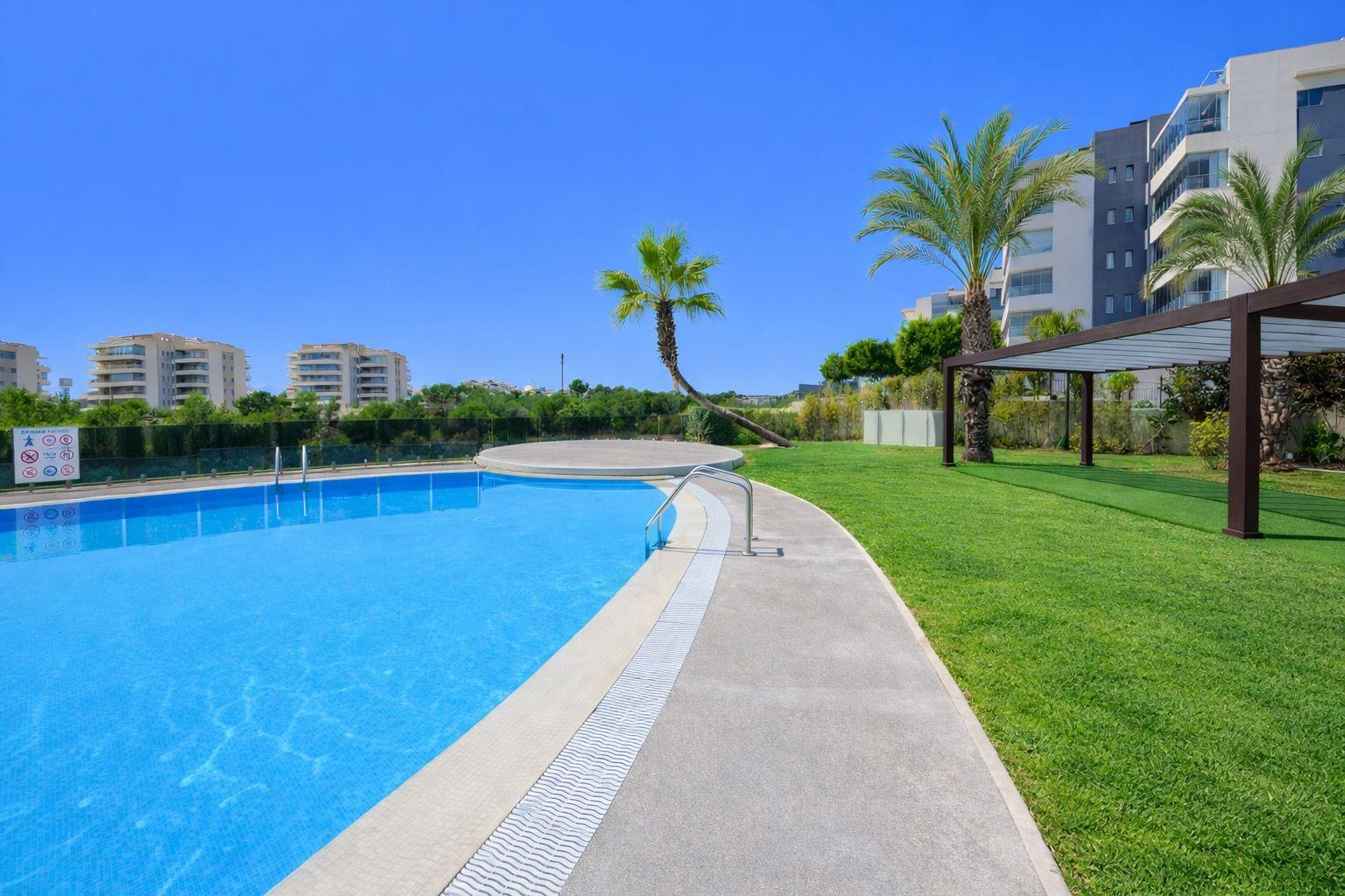 For sale - 3 Bedroom 2 Bathroom Apartment in Orihuela Costa - Villamartin  - Alicante