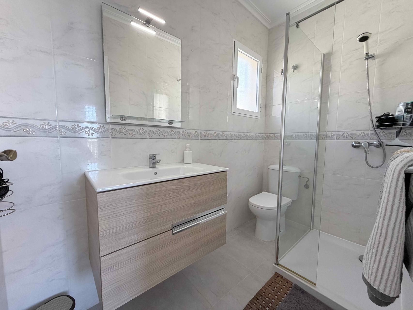 For sale - 3 Bedroom 3 Bathroom Town House in Orihuela Costa - Costa Blanca  - Alicante