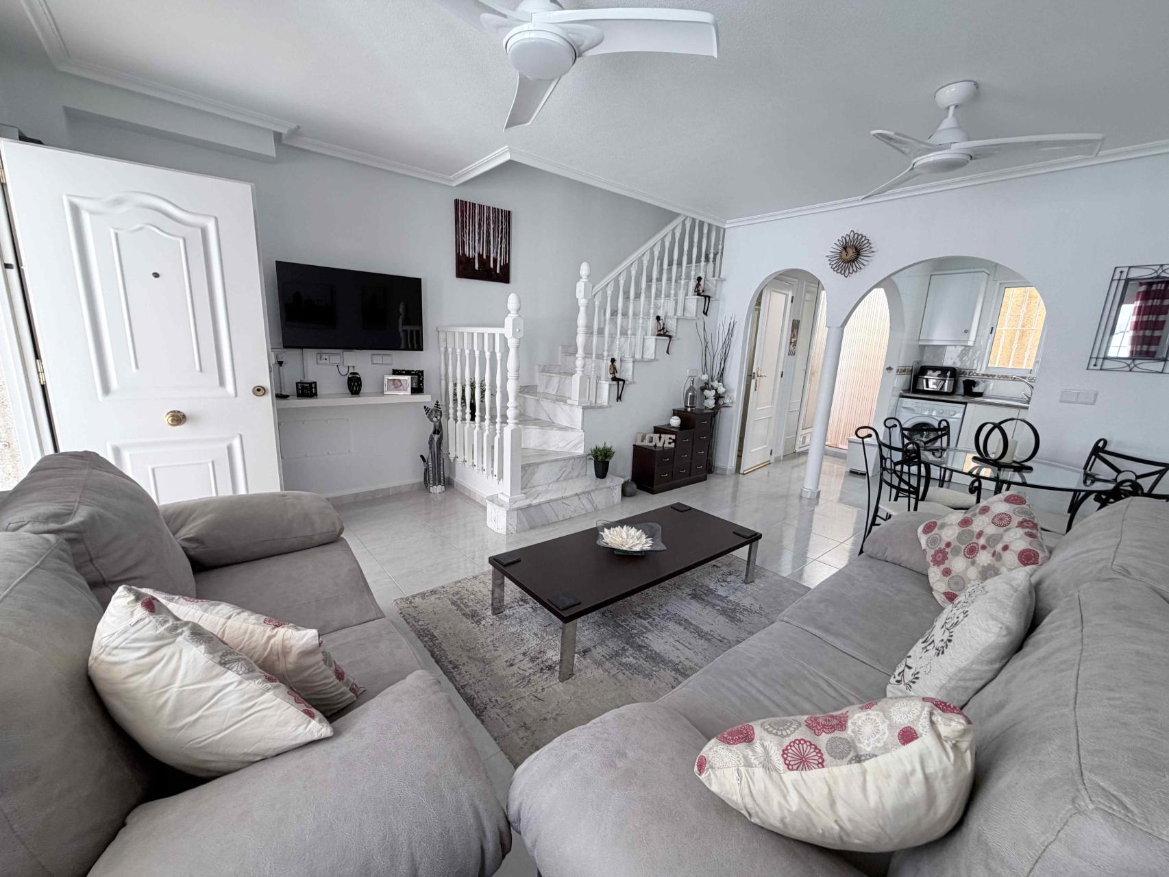 For sale - 3 Bedroom 3 Bathroom Town House in Orihuela Costa - Costa Blanca  - Alicante