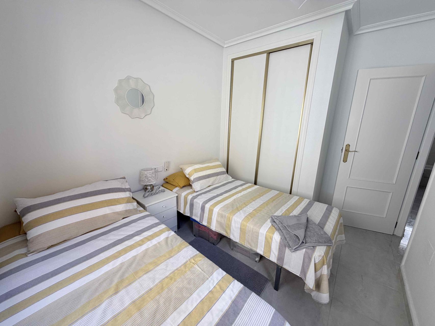 For sale - 3 Bedroom 3 Bathroom Town House in Orihuela Costa - Costa Blanca  - Alicante