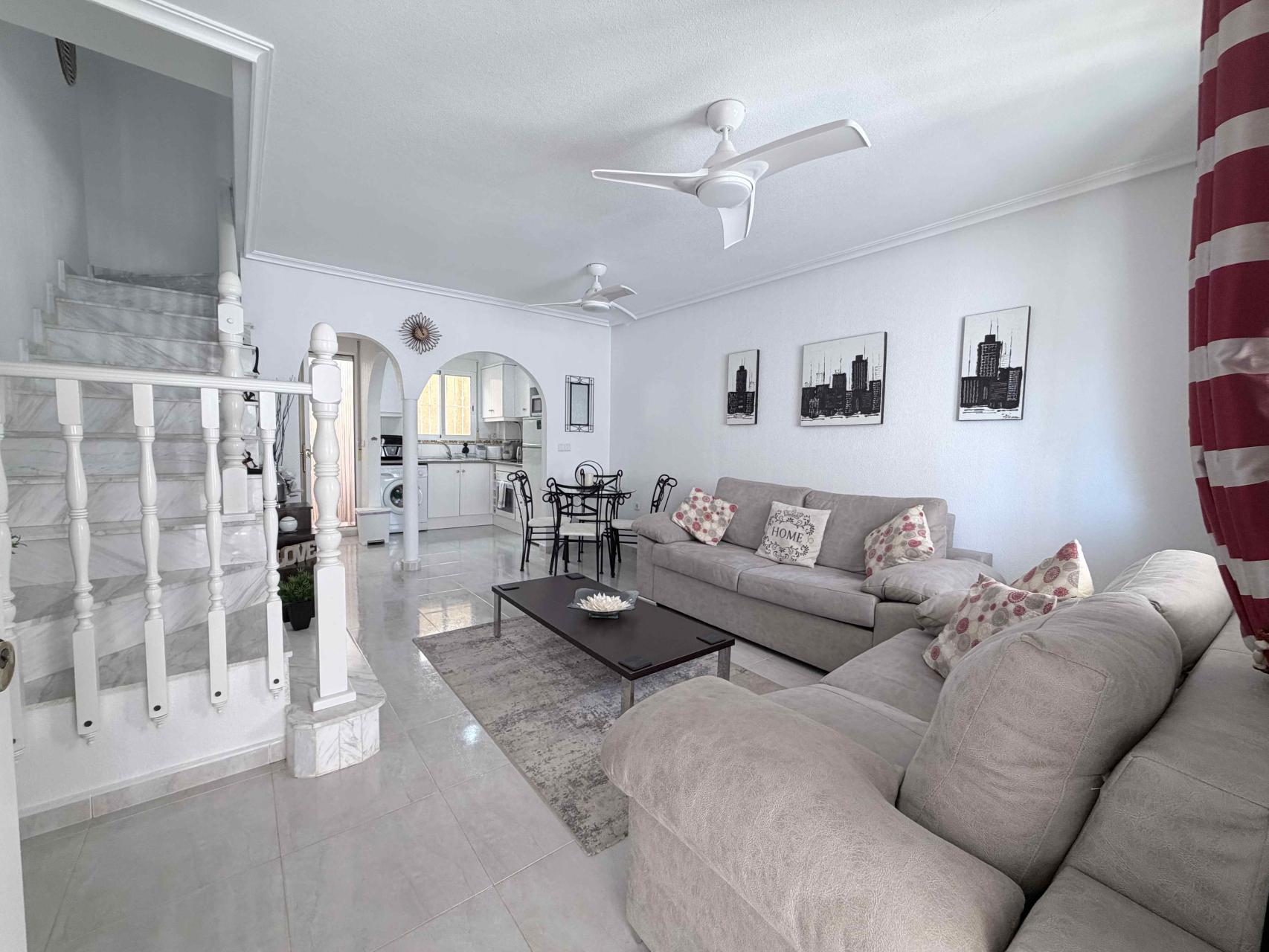 For sale - 3 Bedroom 3 Bathroom Town House in Orihuela Costa - Costa Blanca  - Alicante