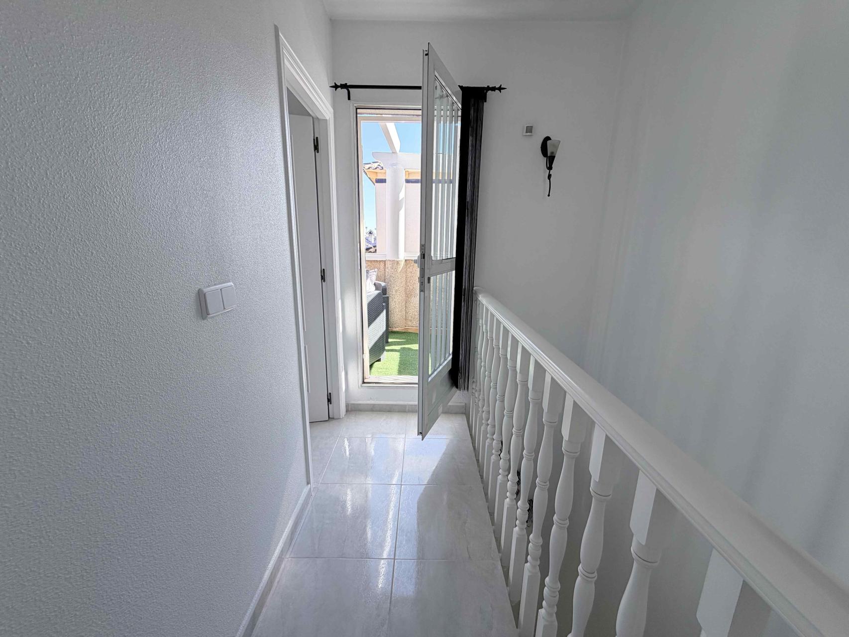 For sale - 3 Bedroom 3 Bathroom Town House in Orihuela Costa - Costa Blanca  - Alicante