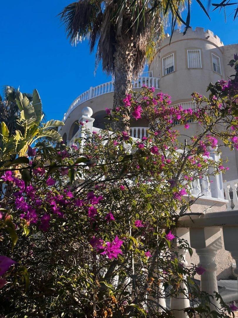 For sale - 7 Bedroom 3 Bathroom Villa in Rojales - La Marquesa  - Alicante