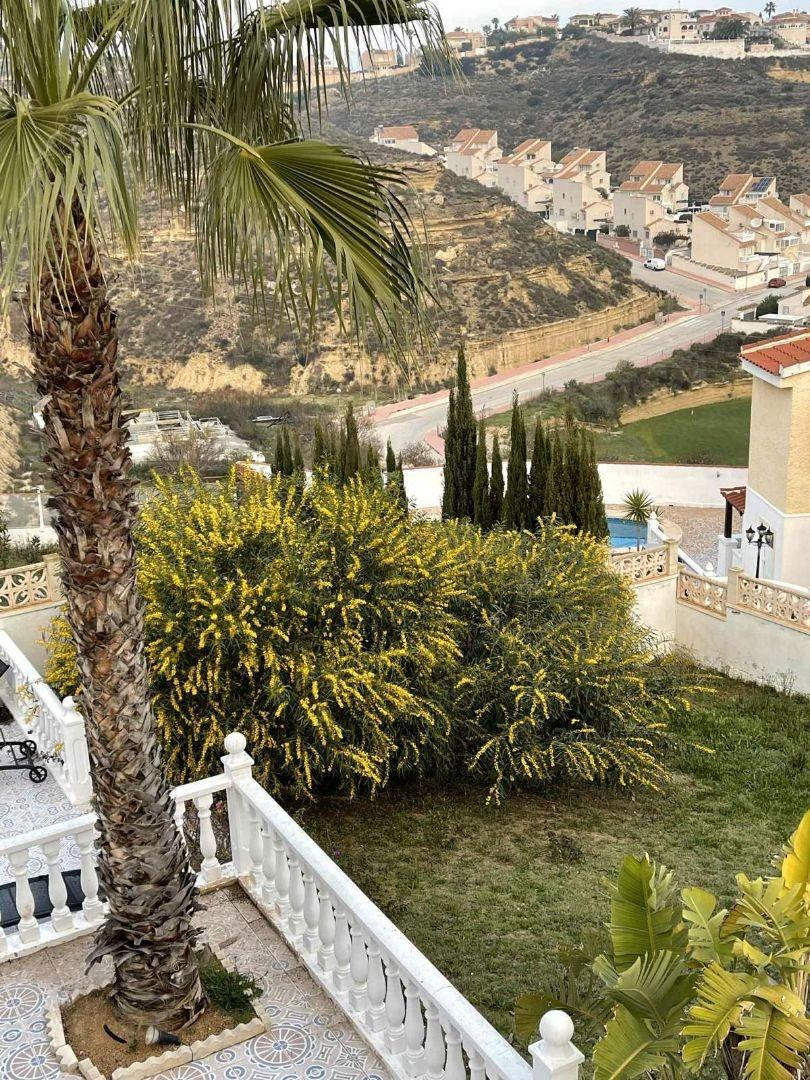 For sale - 7 Bedroom 3 Bathroom Villa in Rojales - La Marquesa  - Alicante