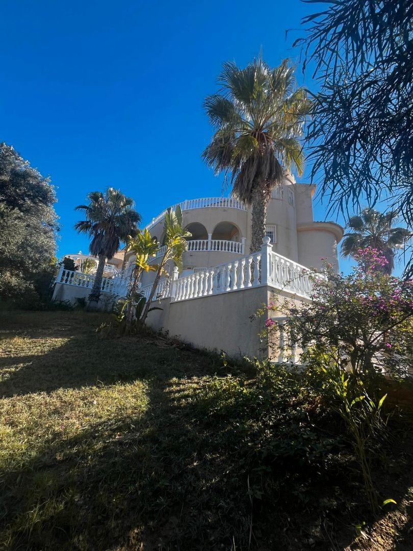 For sale - 7 Bedroom 3 Bathroom Villa in Rojales - La Marquesa  - Alicante