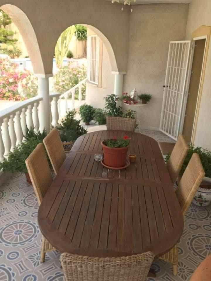 For sale - 7 Bedroom 3 Bathroom Villa in Rojales - La Marquesa  - Alicante