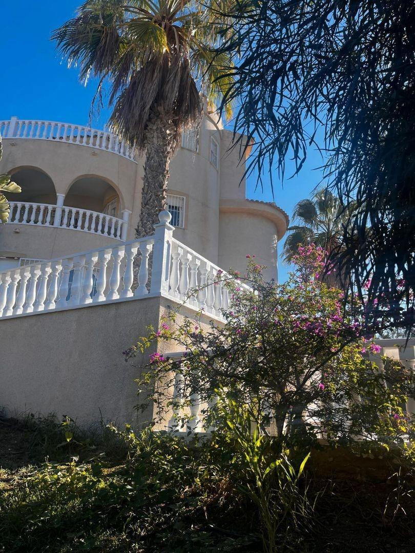 For sale - 7 Bedroom 3 Bathroom Villa in Rojales - La Marquesa  - Alicante