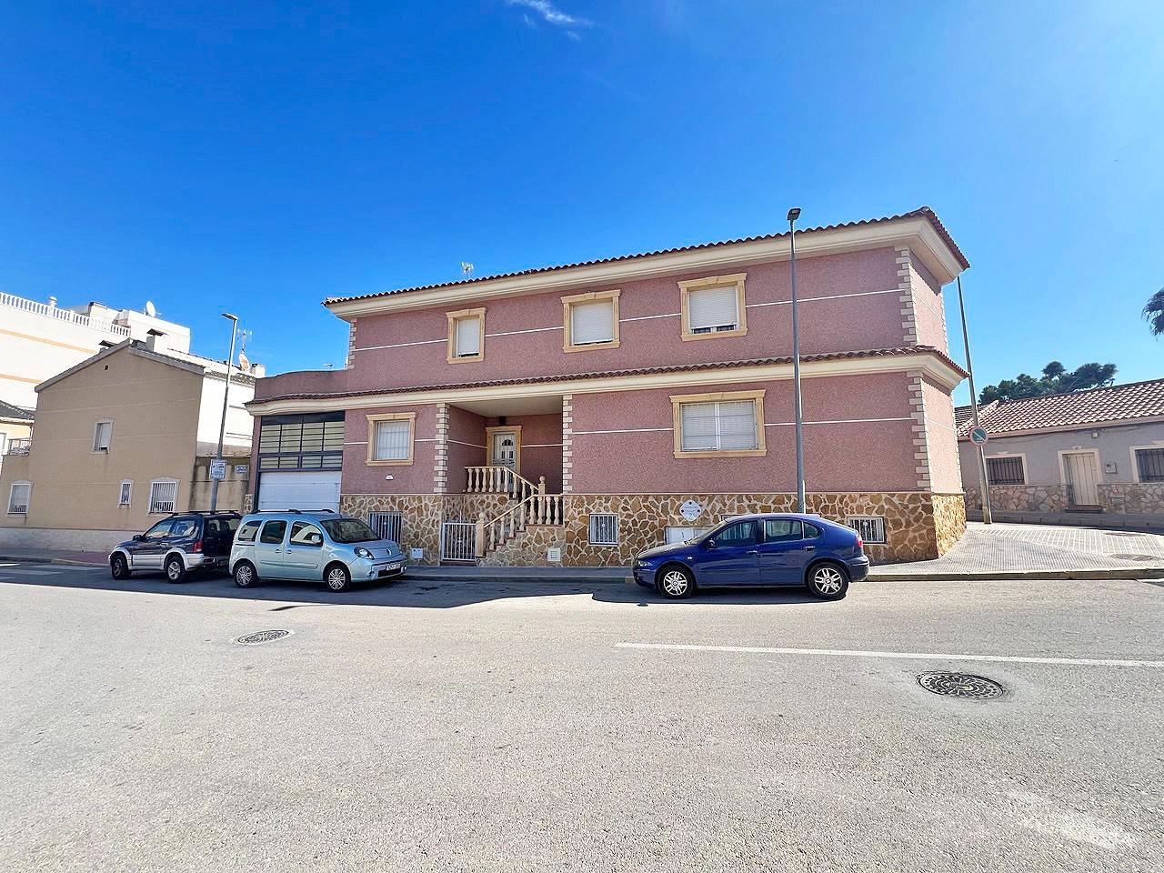 For sale - 6 Bedroom 3 Bathroom Villa in Formentera del Segura - C- Cooperativa  - Alicante