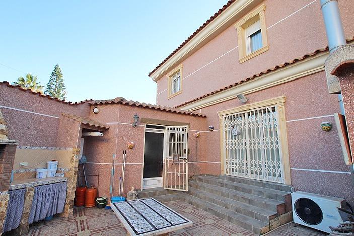 For sale - 6 Bedroom 3 Bathroom Villa in Formentera del Segura - C- Cooperativa  - Alicante