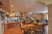 27-61-266-11-627/75471, 6 Bedroom 3 Bathroom Villa in Formentera del Segura