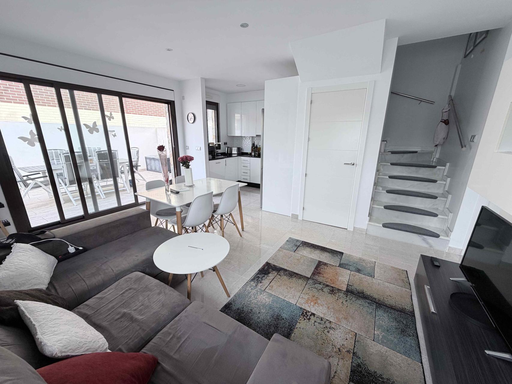 For sale - 3 Bedroom 2 Bathroom Town House in Cabo Roig - Costa Blanca  - Alicante