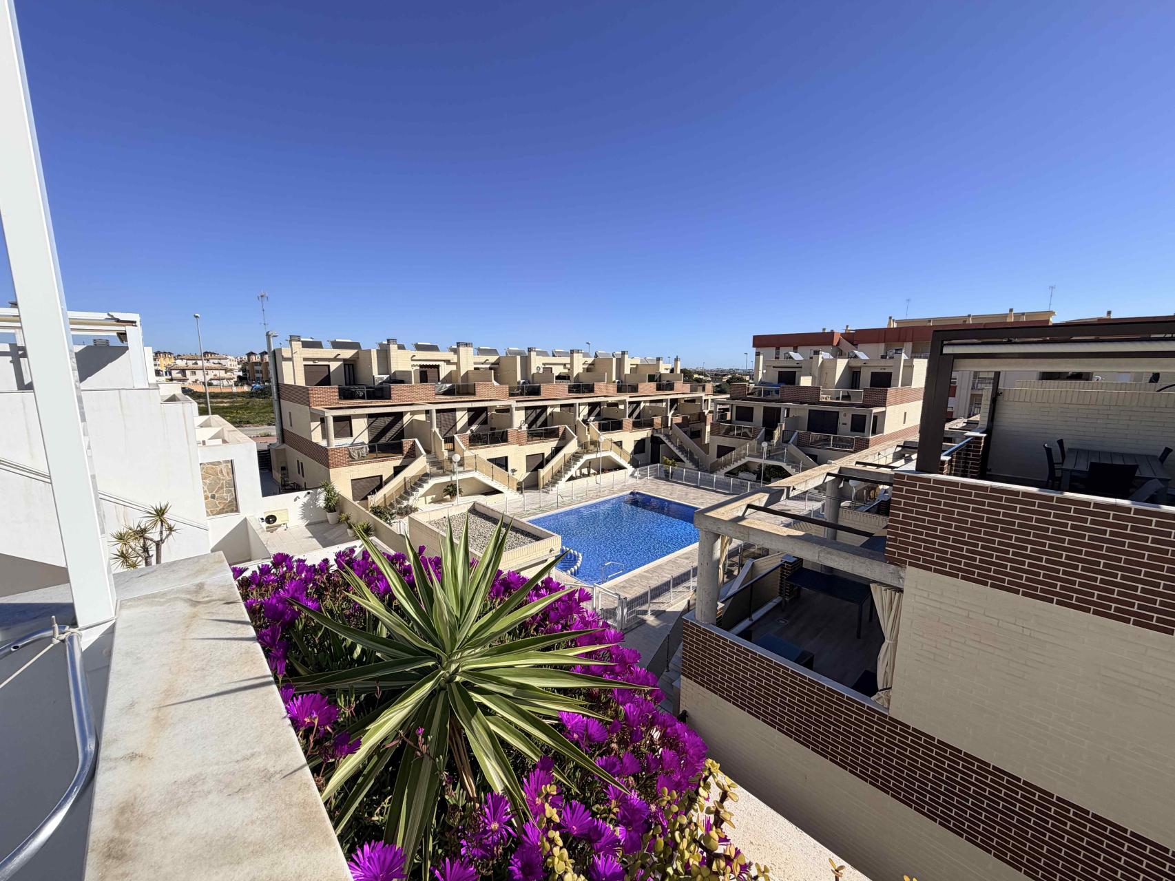 For sale - 3 Bedroom 2 Bathroom Town House in Cabo Roig - Costa Blanca  - Alicante