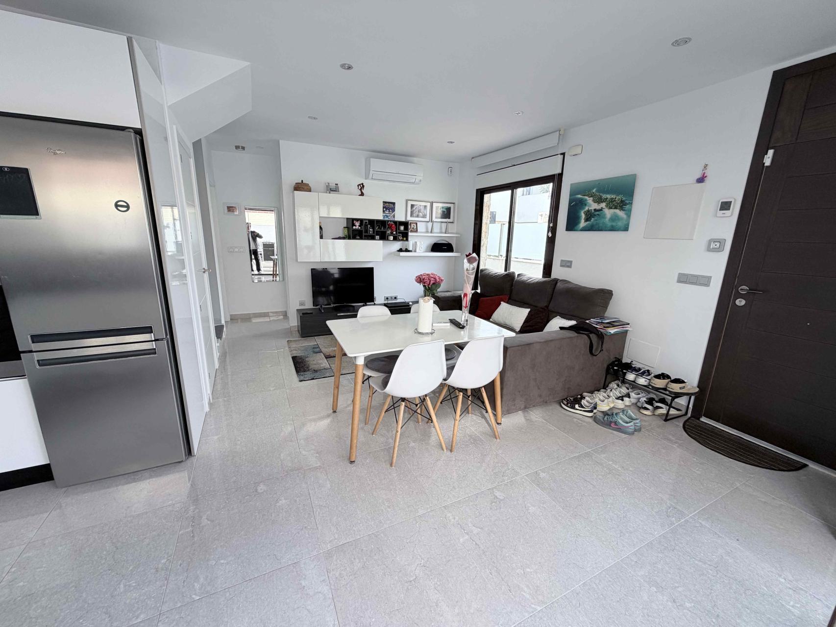 For sale - 3 Bedroom 2 Bathroom Town House in Cabo Roig - Costa Blanca  - Alicante