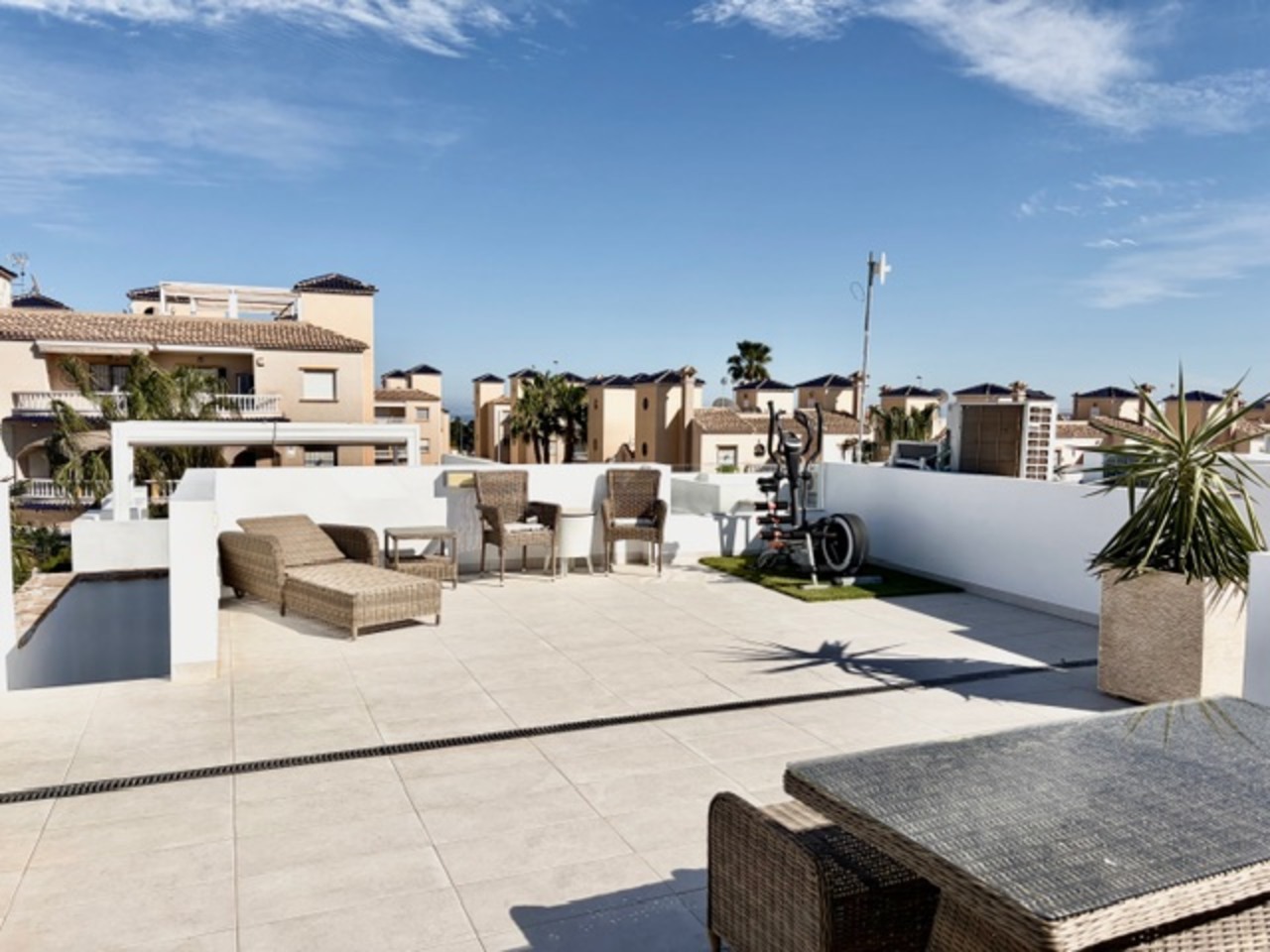 For sale - 3 Bedroom 2 Bathroom Villa in Cabo Roig - Costa Blanca  - Alicante