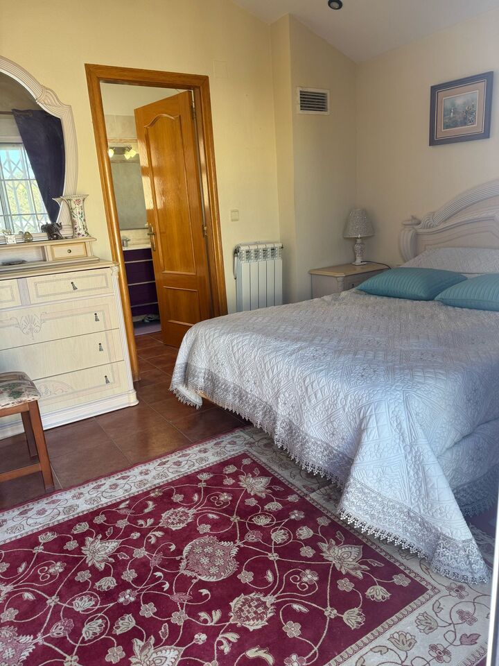 For sale - 4 Bedroom 3 Bathroom Villa in Playa Flamenca - Costa Blanca  - Alicante